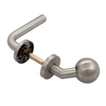 Rugós kilincs, fix gomb pár eltolt gombbal, kör alakú címmel YH-D45R